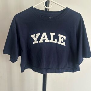 YALE cropped tee